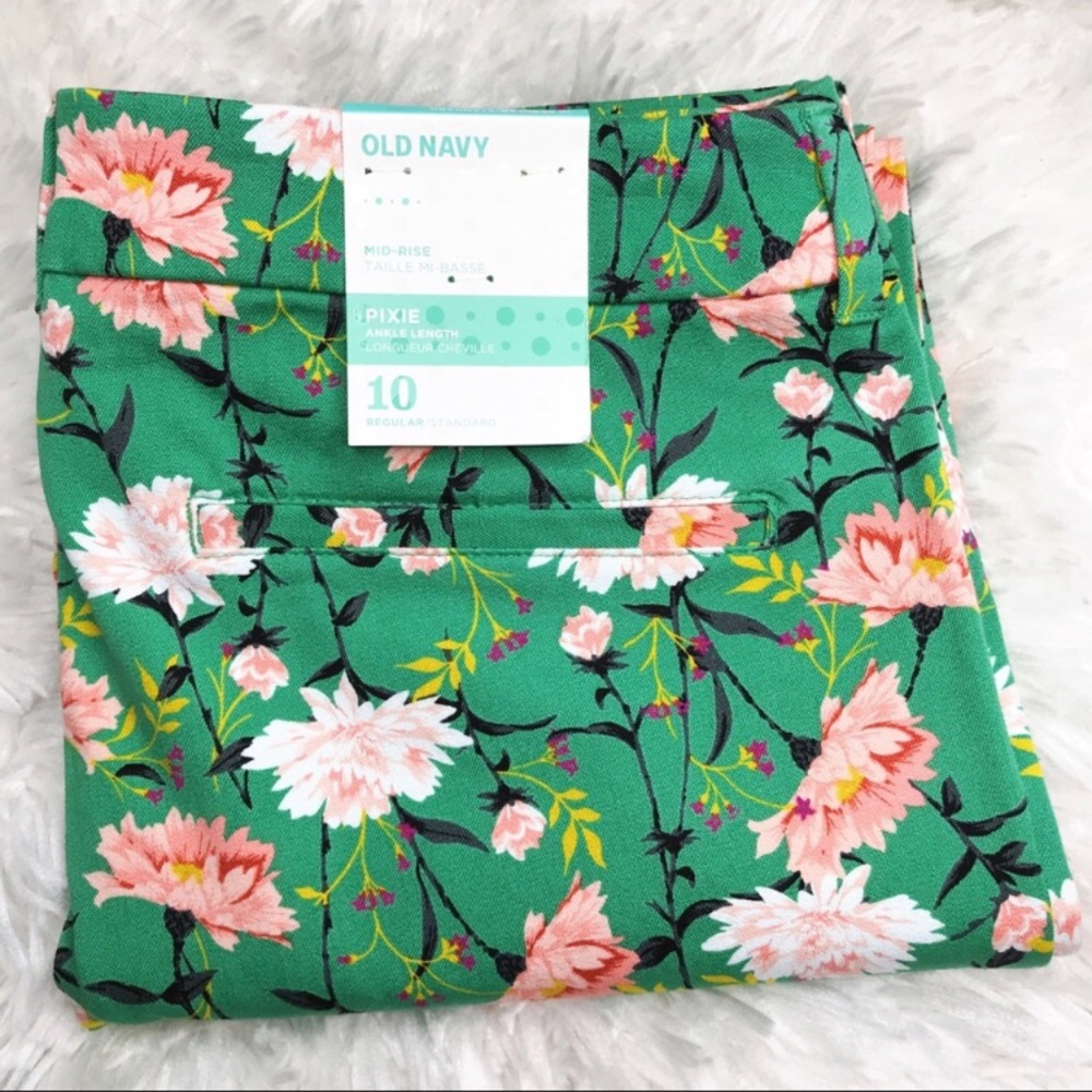 Old Navy Woman’s Green Floral Pixie Pants NWT - Picture 2 of 6